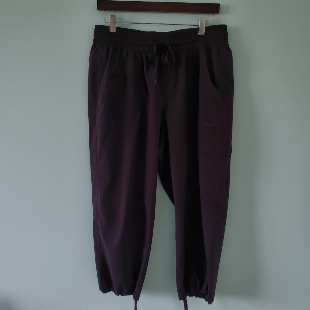 SPORTY RBX Cropped Pants